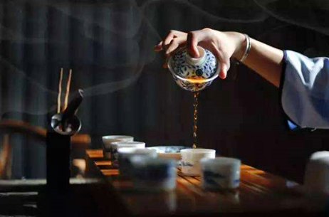 武夷山岩茶炭焙水仙，高火、中火、轻火，你心仪武夷岩茶哪种火攻?