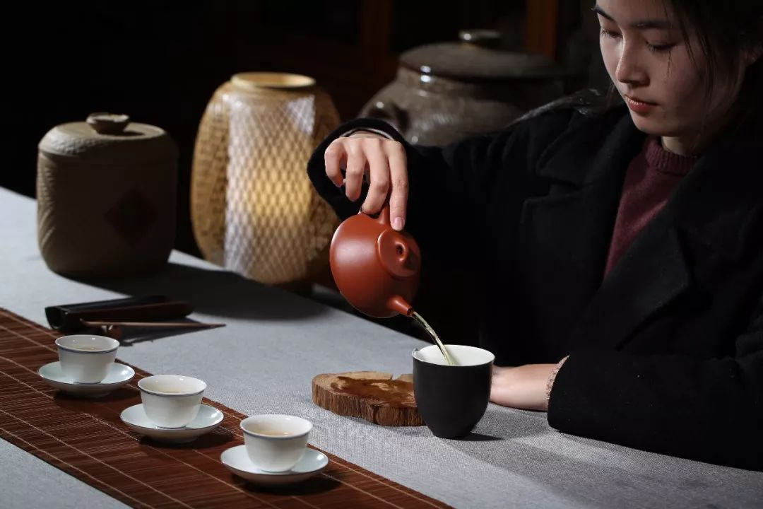 比普洱更论产地的岩茶