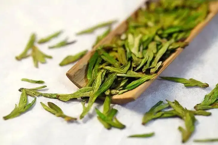 明前绿茶凭啥卖上万？拆解价格背后的猫腻，这 3 点决定值不值