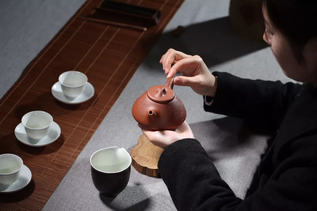 泡乌龙茶总失手？掌握这 3 招，茶汤香到骨子里，层次多到惊艳