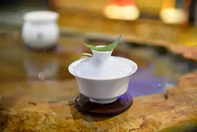 盖碗和紫砂壶哪个泡茶好