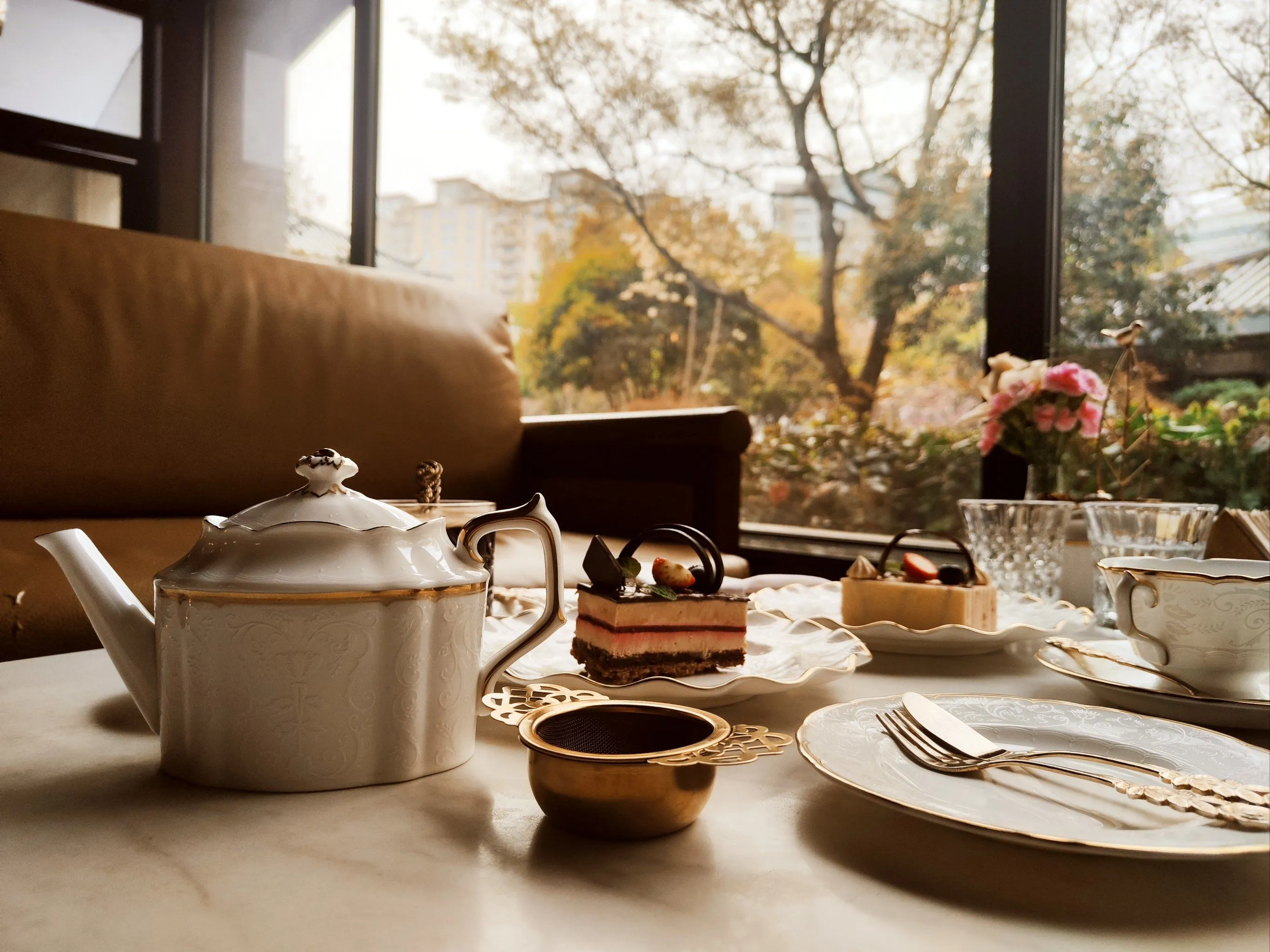 红茶竟是 “出口转内销”？从英国下午茶到金骏眉，这杯茶藏着太多故事