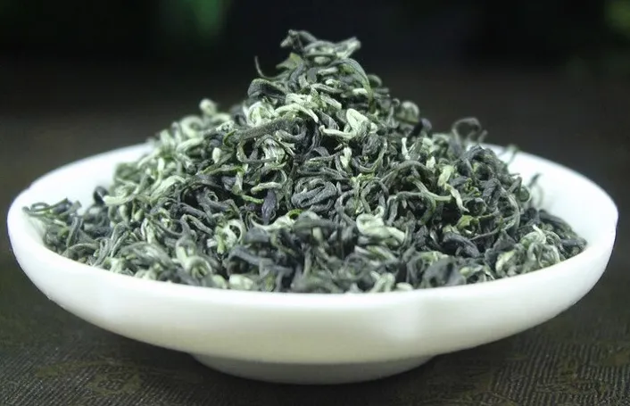 空腹喝绿茶真会伤胃？这几类人喝绿茶要注意，别等出问题才后悔