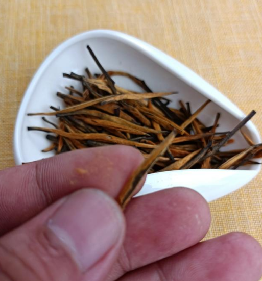 染色茶惊现审评茶样，教你如何快速分辨染色茶