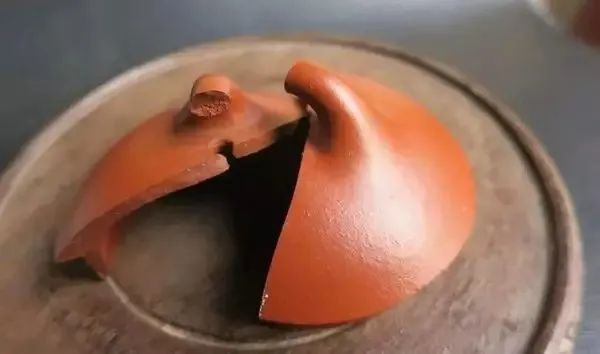 花钱买的紫砂壶，老师为什么不给重新配壶盖？